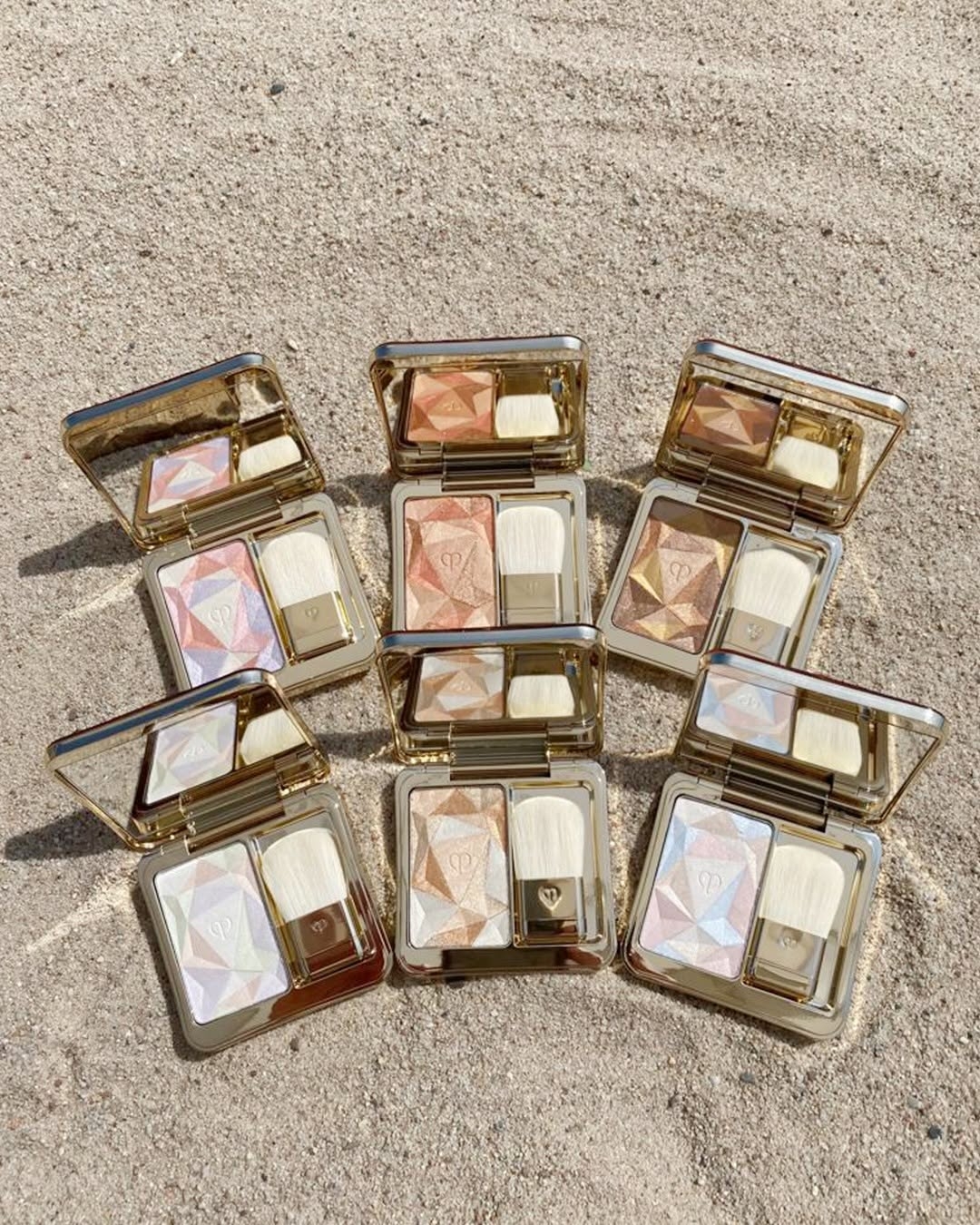 Clé de Peau Beauté 肌膚之鑰的光澤非常高級、通透，完全不顯毛孔。