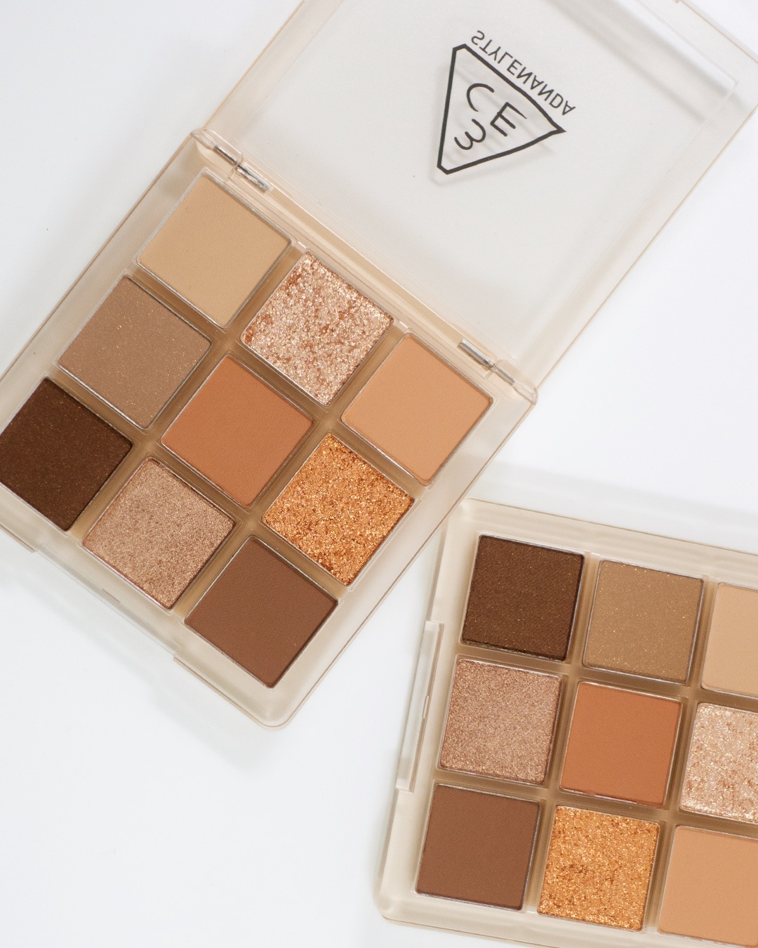 圖中展示的是3CE Multi Eye Color Palette 9色眼影盤 #Butter Cream，無論是日常通勤的大地色淡妝，還是約會時的華麗閃亮妝容都能輕鬆駕馭，是暖色調肌膚女生的必備消腫神器。