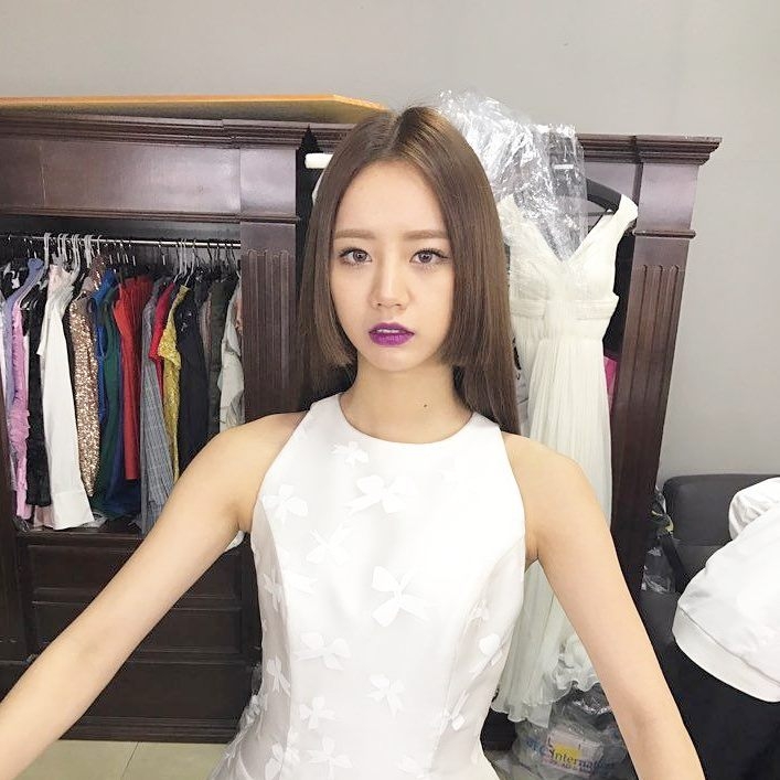 惠利打破了黑髮的傳統，示範了溫暖的啡色公主切。