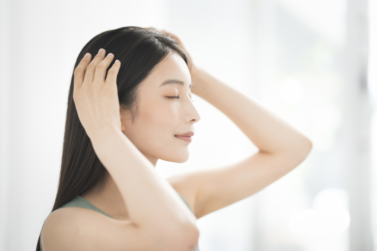 飲食偏油重口味、蔬菜攝取不足可能導致掉髮，髮量下降時應調整飲食。