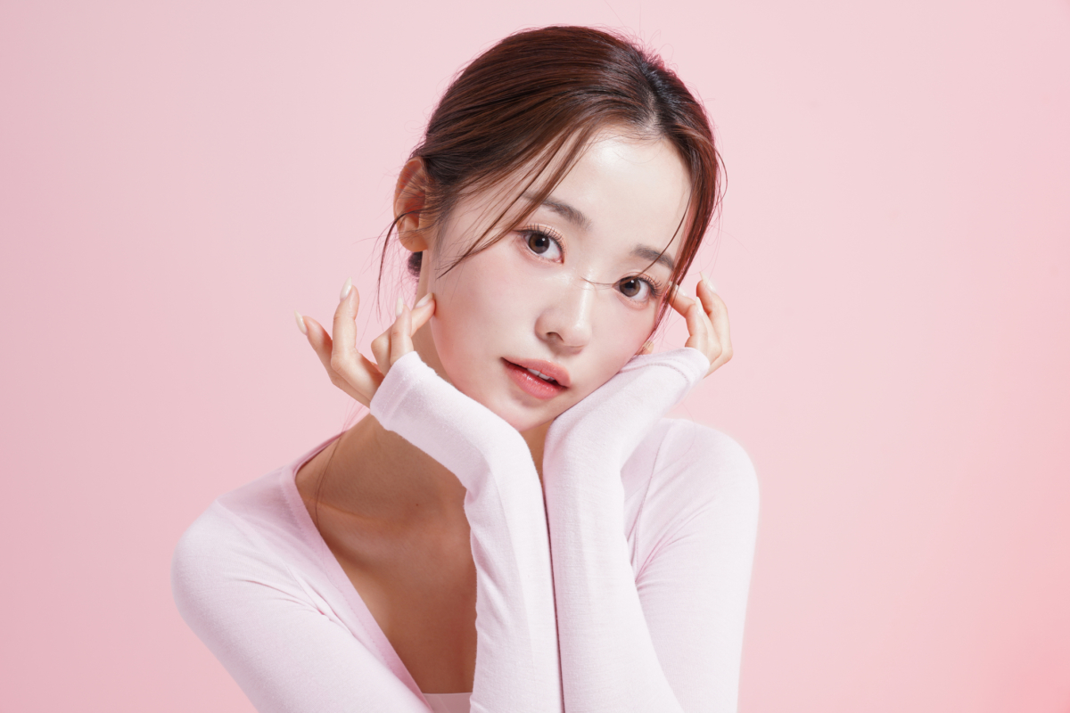 內服美白錠是近期熱門的護膚方式，可改善肌膚亮度與淡化斑點。