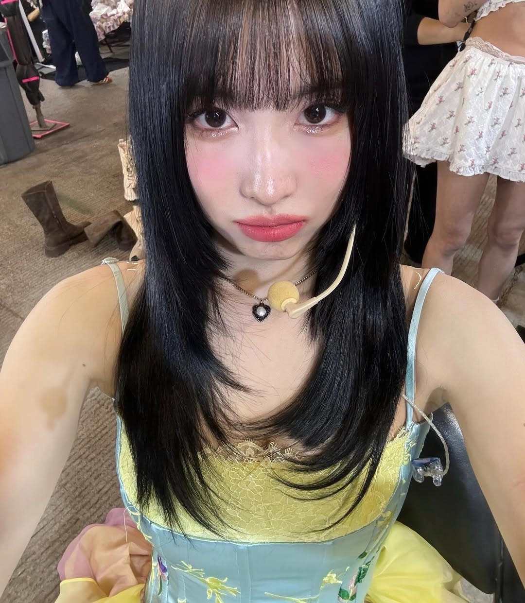 流沙切長髮是日系輕盈剪裁的代表，有別於厚重的長直髮，流沙切強調髮絲間的空氣感。