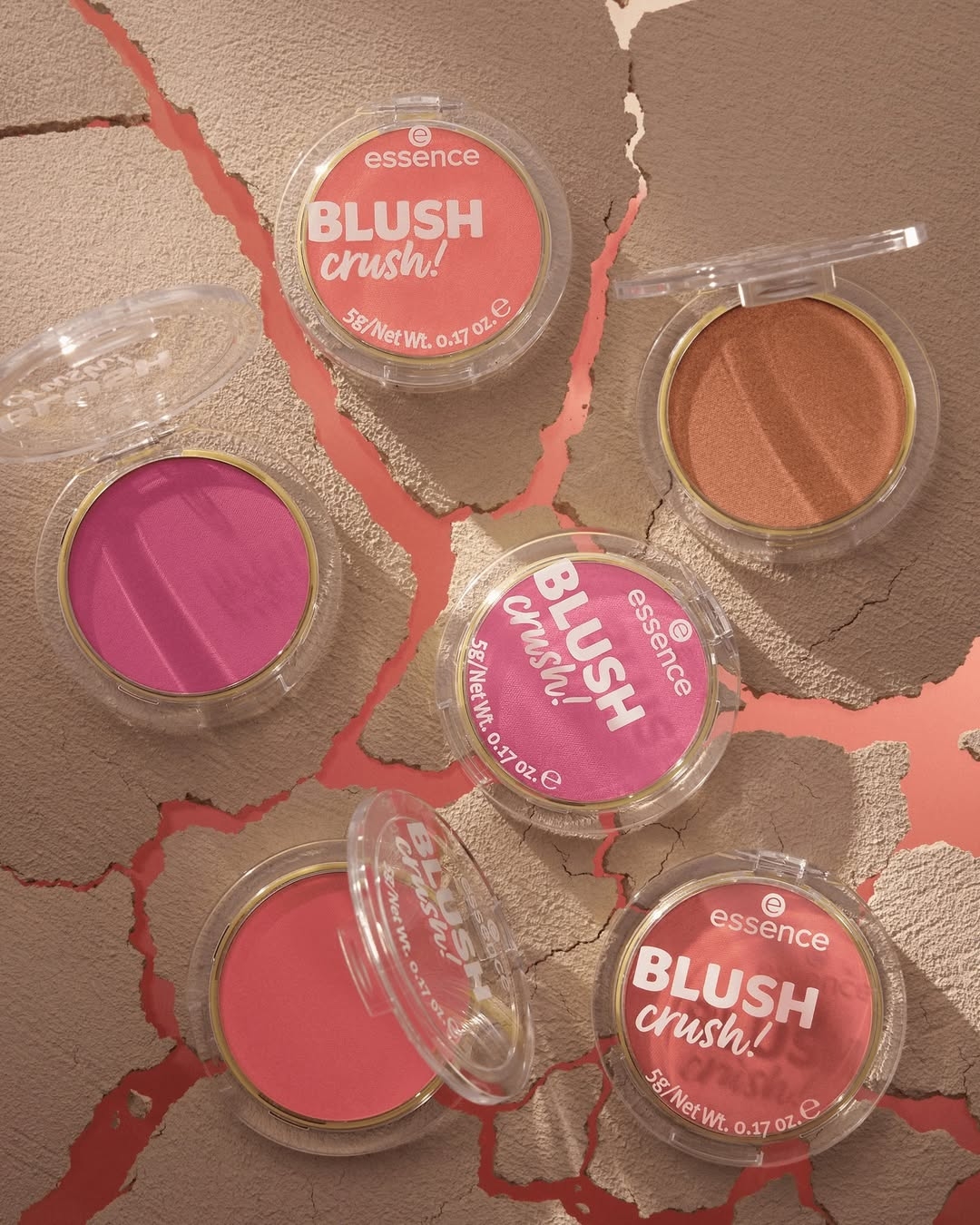 essence甜心迷戀腮紅是來自德國的開架品牌，它不只能夠當作自然系的腮紅，也能靈活運用於臉部輪廓修容，輕鬆打造出自然的深邃感。