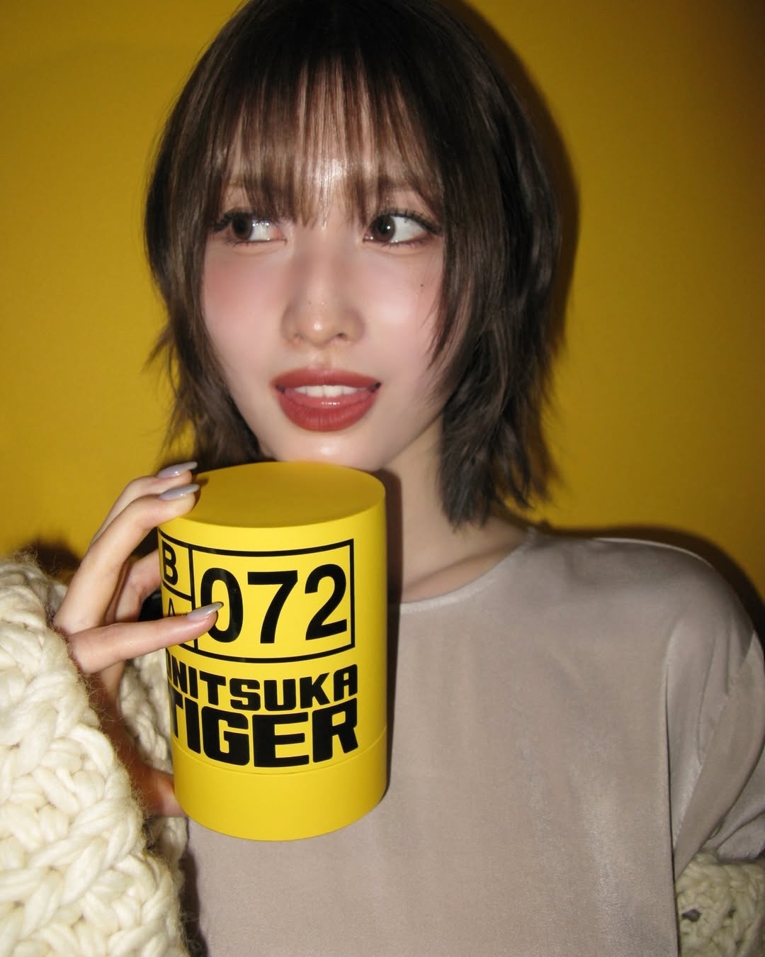 圖中顯示的是流蘇款短髮，流蘇切與傳統鮑伯頭不同，它的髮尾強調筆直、無捲度的俐落感，就像流蘇一樣垂順。