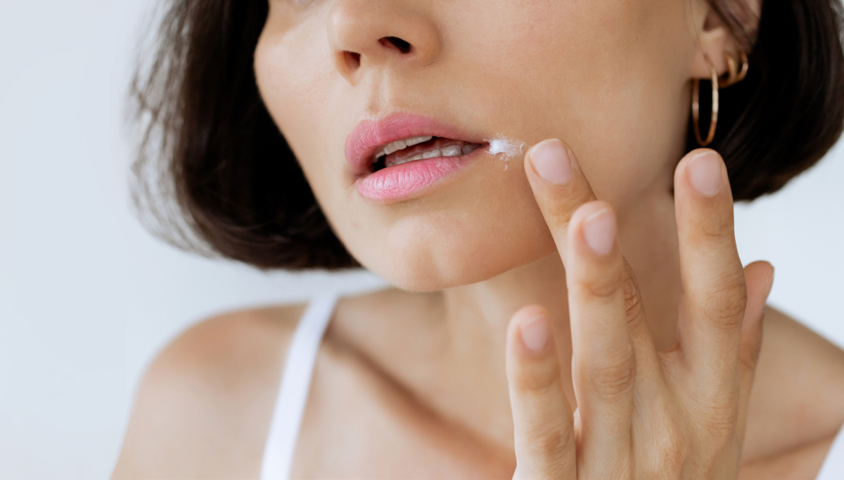 唇瘡藥膏應在初期即刻塗抹，注意衛生、冷敷保濕、避免傳染，痊癒後更換牙刷，如症狀嚴重或反覆發作則需就醫。