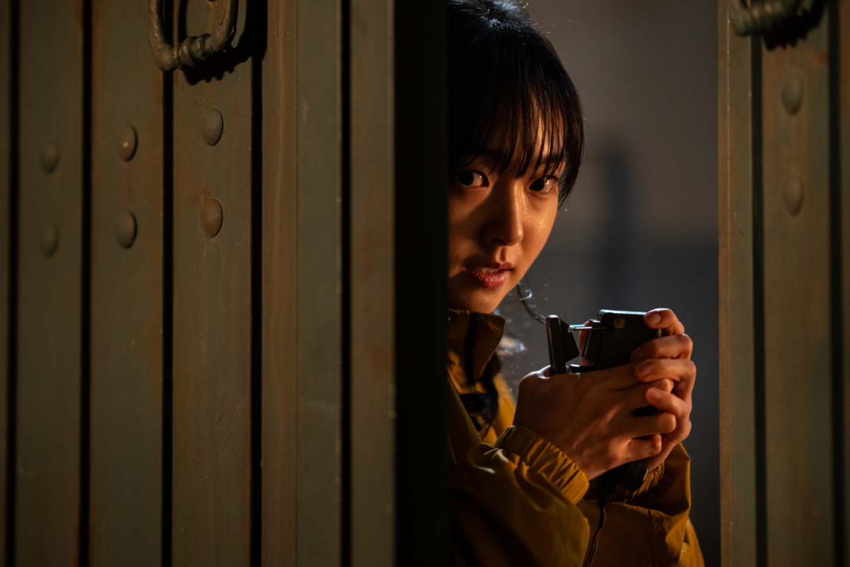 鄭智安（金慧峻 飾） 與死而復生的叔叔聯手令人期待。（Photo from Disney+）