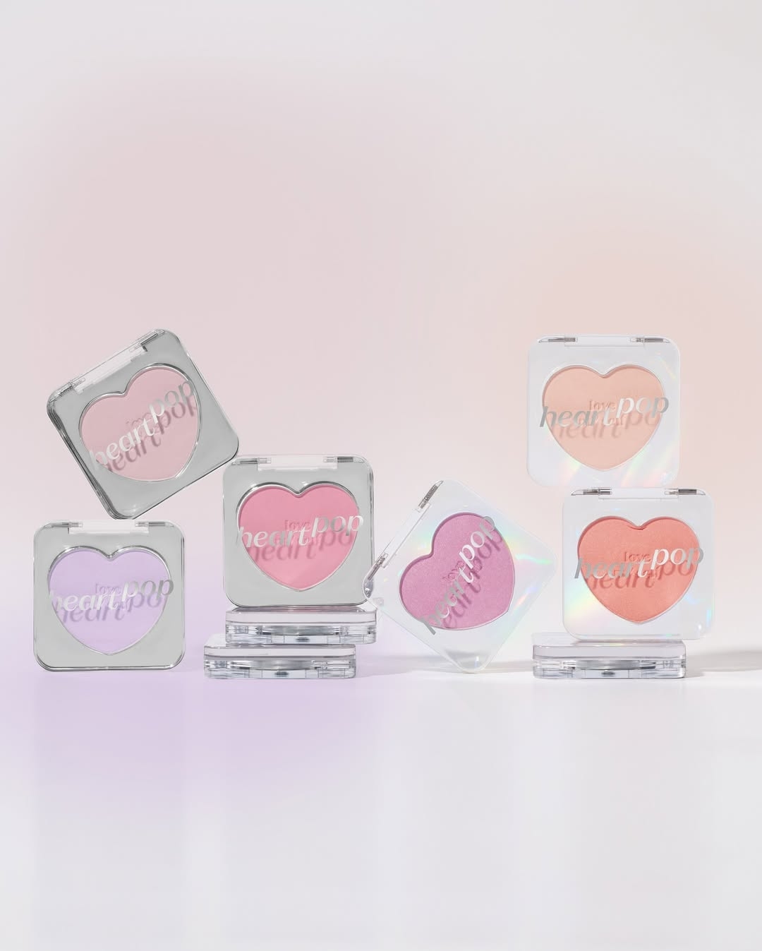 ETUDE HOUSE 愛戀頰心光感腮紅以可愛的愛心狀設計擄獲眾多少女心，簡直少女感爆棚！