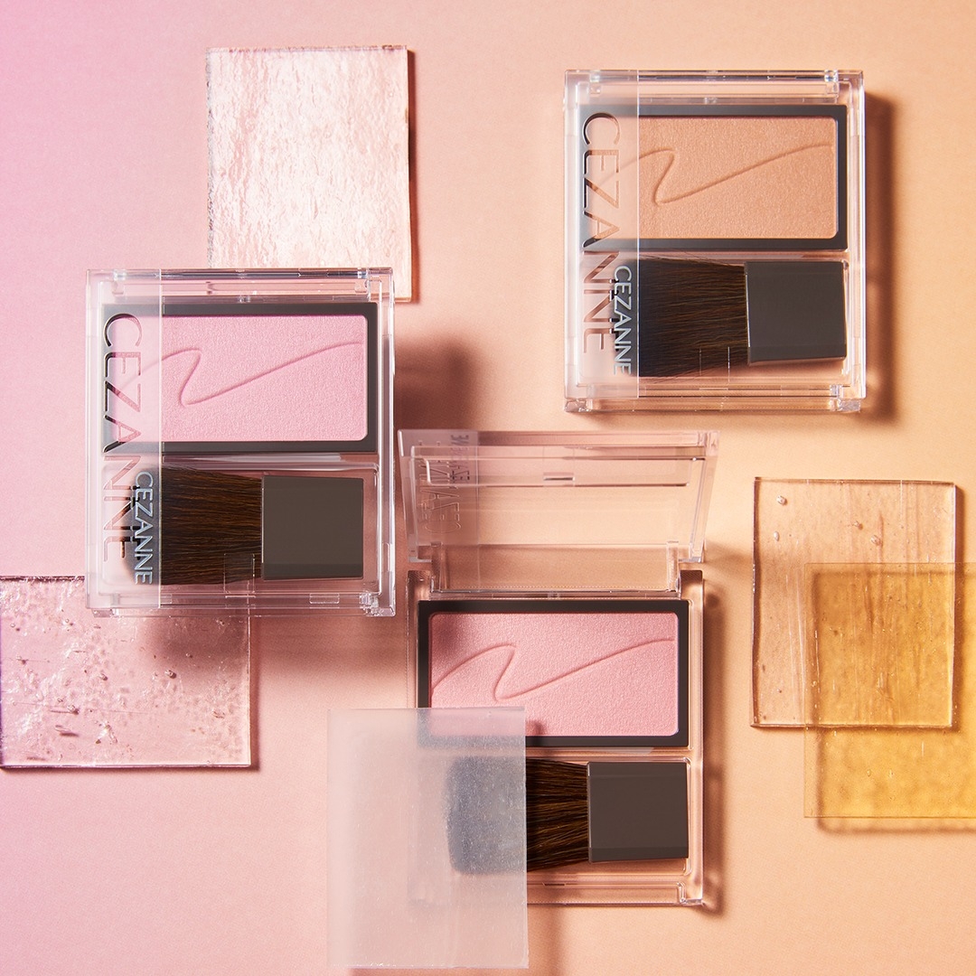 CEZANNE柔潤腮紅是日本的熱銷經典，這個擁有50年以上歷史的日本品牌，堅持高品質低價格的理念。