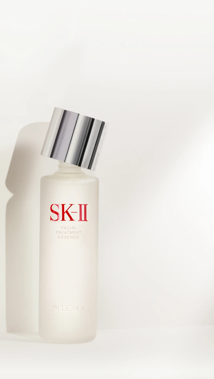 SK-II 神仙水精華經典全能，一瓶提升透亮、緊緻和平滑肌膚，高效修護首選。