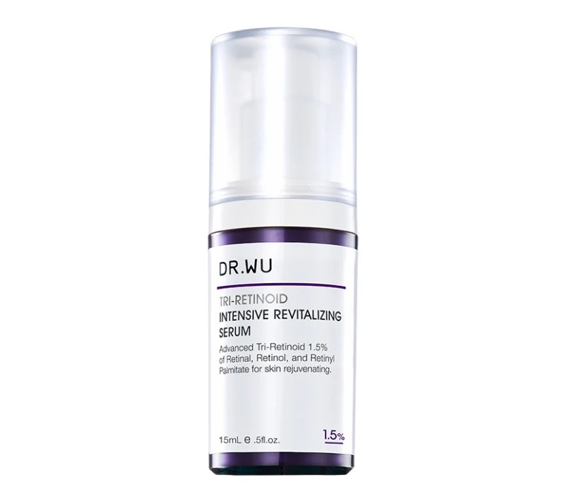 這款精華採用 1.5% 高濃度配方，比起傳統 A 醇能更快速見效，卻同時兼顧了安全與低敏性。