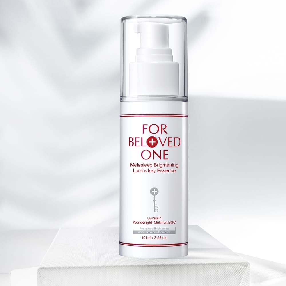For Beloved One 亮白精華以光之鑰技術淡化瑕疵、均勻膚色，呈現自然透亮光澤，醫美認證安心使用。