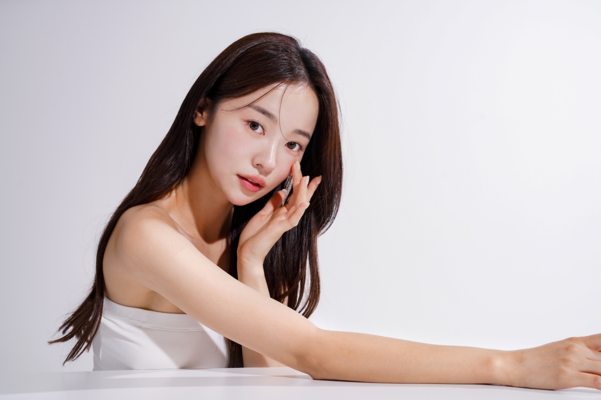 法令紋難完全消除，但針對性護膚或醫美可淡化紋路並改善肌膚鬆弛。