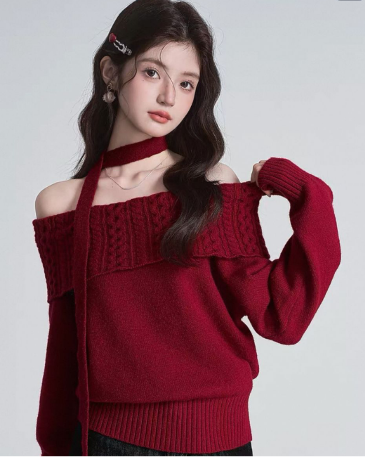 【私藏淘寶年貨清單】拉夏貝爾新年紅掛脖針織衫 氣質與節日氛圍感兼備。