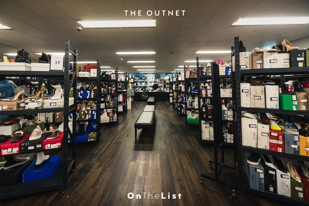 有別於一般長期經營的實體門市，OnTheList 採用了相當獨特的「會員制快閃特賣」模式，為熱愛時尚的消費者帶來充滿驚喜的購物體驗。