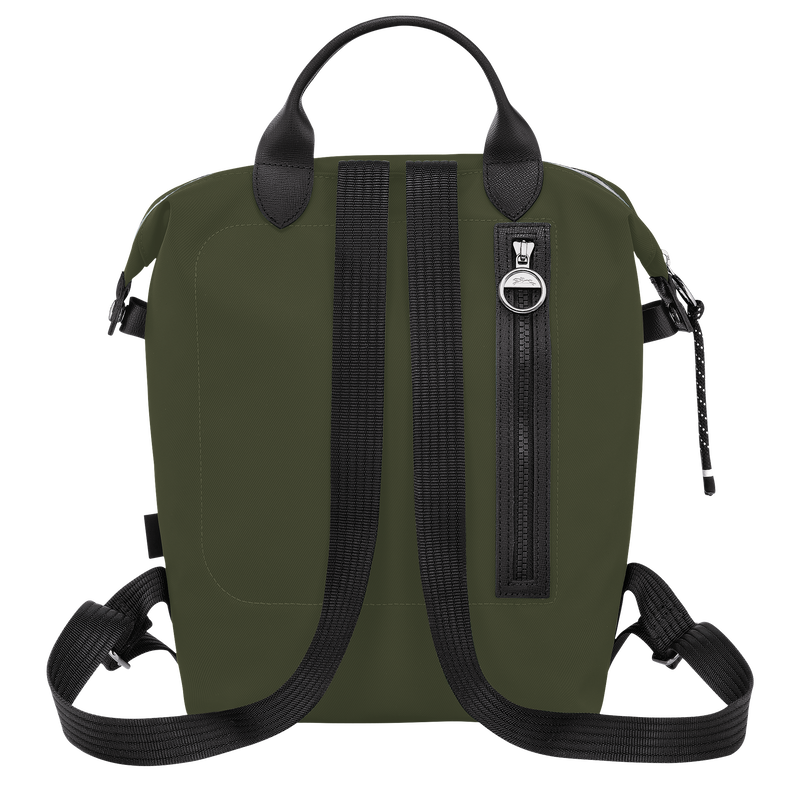 Le Pliage Energy特別適合喜歡中性簡潔、韓系或街頭風，以及希望背囊更有存在感的人。