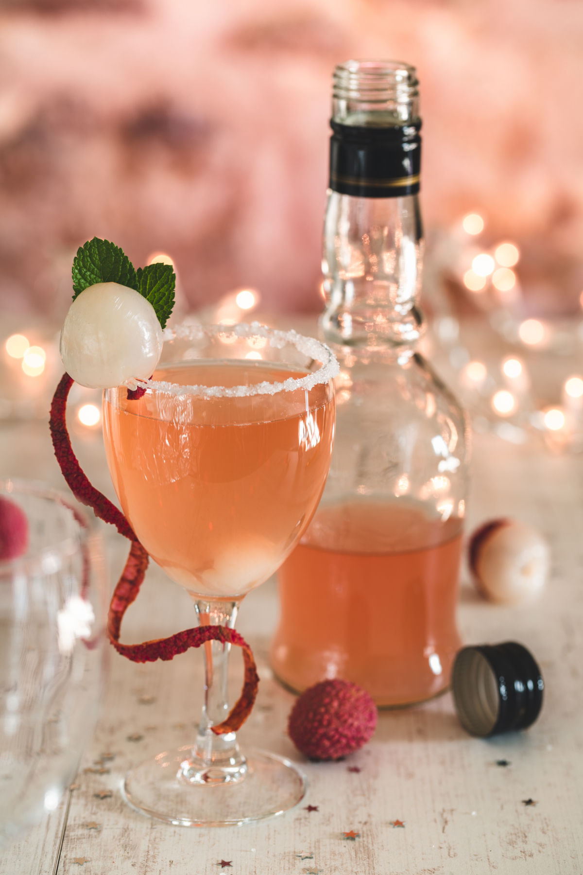 第一次買荔枝酒可先按自己偏好的甜度、酒感和用途來選，並搭配酒精濃度判斷是否適合自己入口。