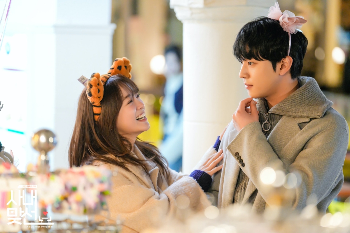 如果你渴望的是專一的愛，而他只能給妳模糊的陪伴，這種「需求錯位」只會消耗妳的青春。