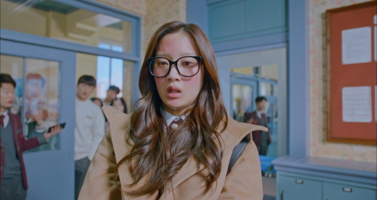 容貌焦慮（Appearance Anxiety）是一種人對自身外貌缺陷產生過度關注與擔憂的心理狀態。