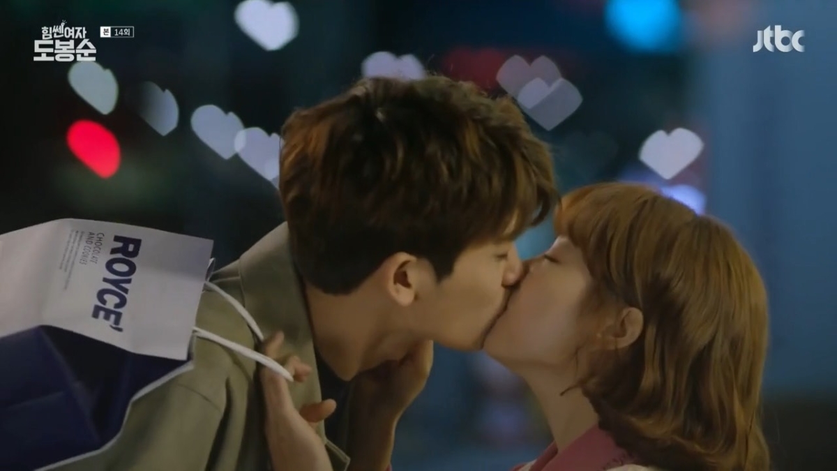 每一次接吻至少能消耗體內 11 個卡路里？