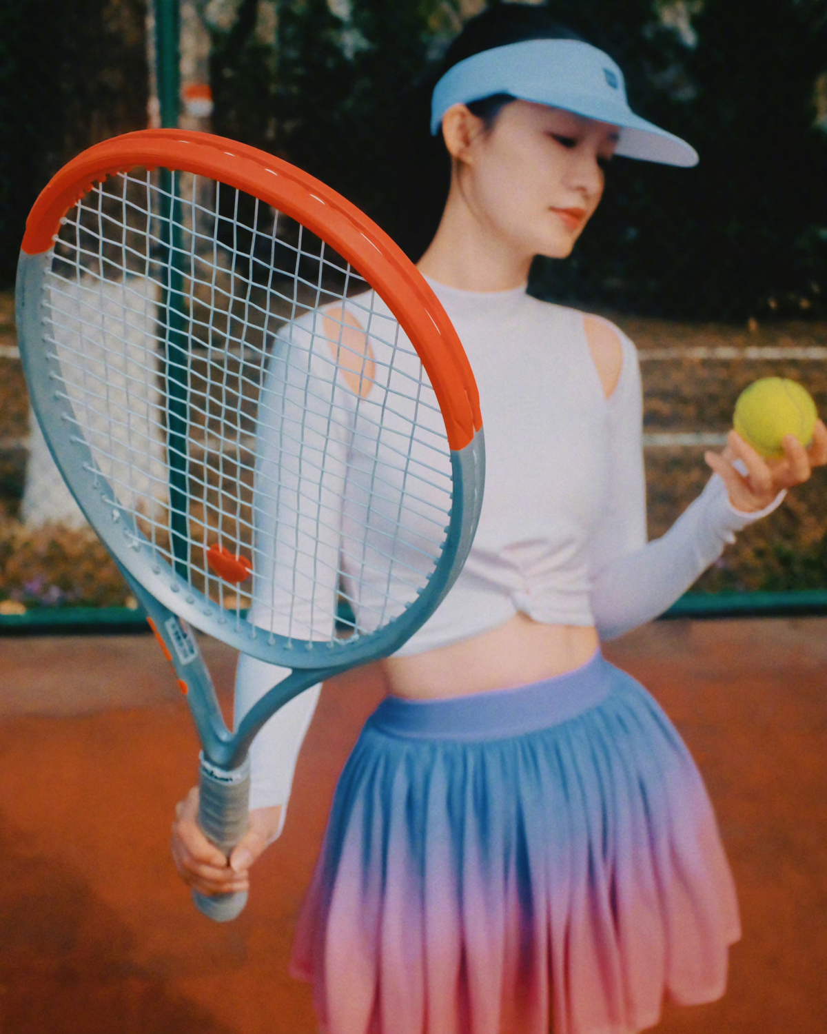 李沁的運動習慣重點不在激烈，而是靠瑜伽、有氧和日常活動持續維持線條與狀態。