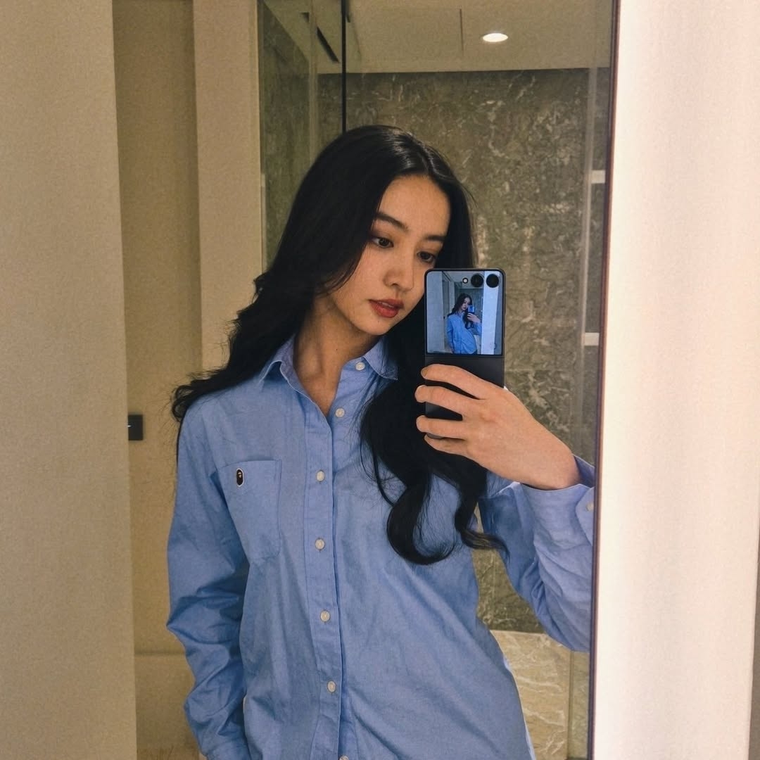 由於光希頻繁接拍高級珠寶與時裝大片，妝容與服飾往往偏向成熟化。在不少網民眼中，15、16歲時的她常被指「打扮過於老氣」，甚至被戲稱為「小孩穿大人的衣服」。