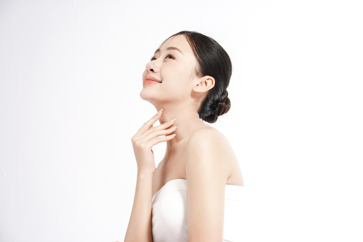 想改善斜方肌緊繃，除了固定伸展，也可透過少久坐、少低頭和洗澡後順手放鬆肩頸等日常習慣，幫助肩頸更容易維持放鬆狀態。