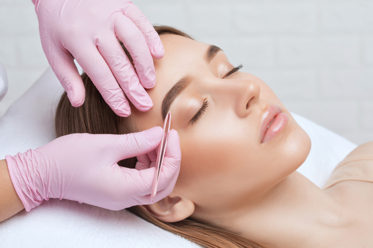 霧眉並非永久性的，一般來說，霧眉的效果大約可以維持 1 到 3 年。