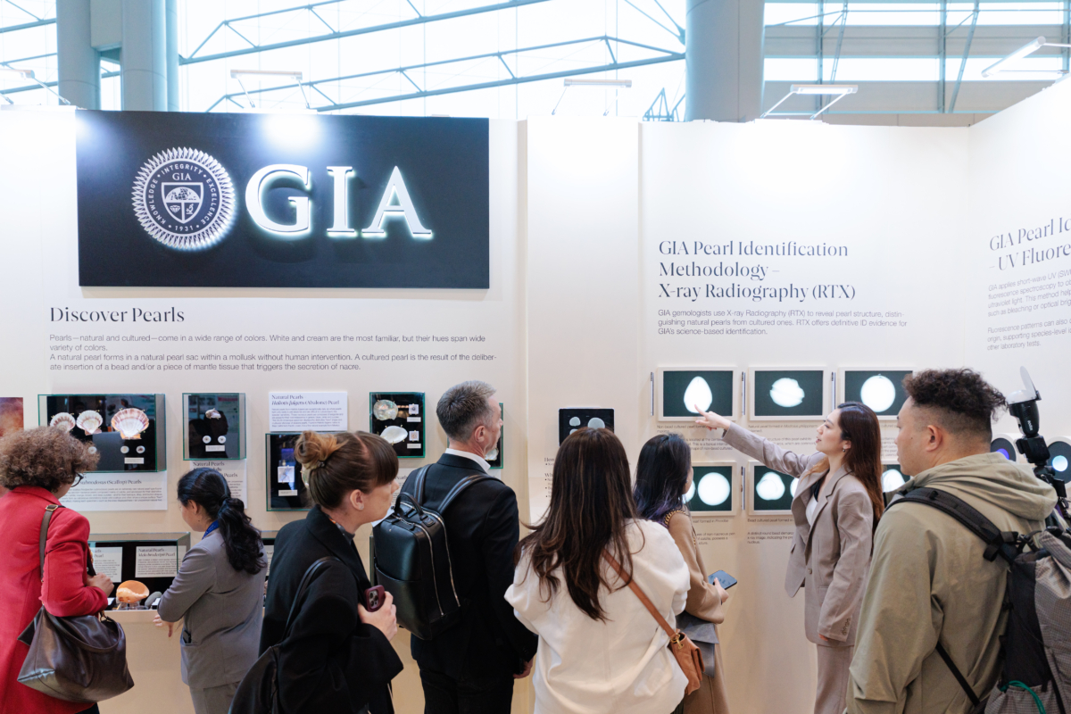 GIA在今屆香港國際珠寶展期間首次把「珍珠分級實習班」帶進展會現場，並同步設立「沉浸式珍珠體驗專區」