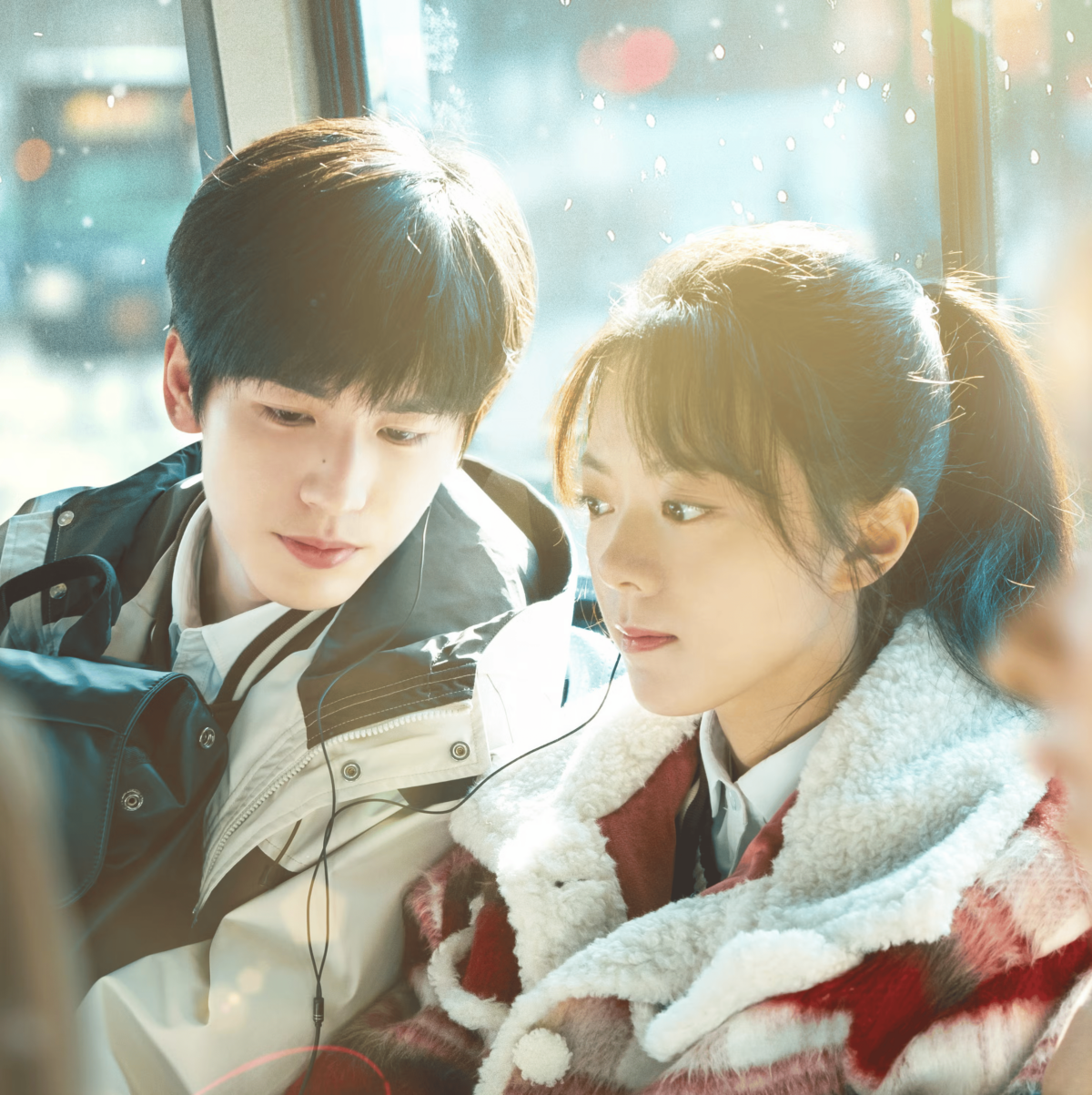 朋友和曖昧的差別，關鍵不只在互動多不多，而是在於彼此之間是否已經出現特別感、試探和明顯的情緒起伏。