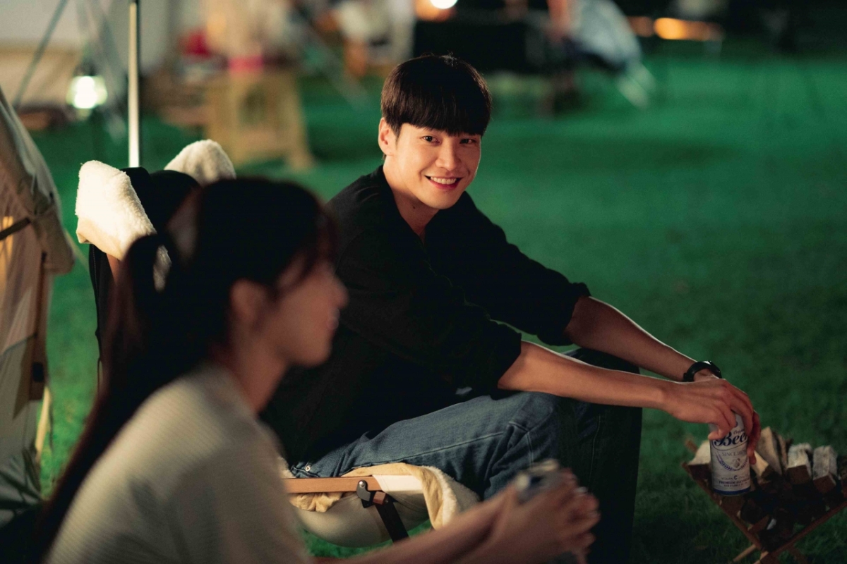 摩羯男通常較容易被成熟穩重、有分寸、可靠，並且能和自己價值觀契合或情感互補的女生吸引。