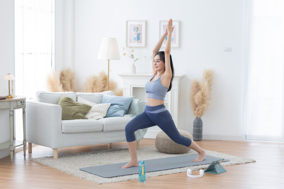 10分鐘HIIT一般不建議天天做，因為高強度訓練需要恢復時間，較理想的安排是每週做2至3次，其餘日子搭配快走、拉伸或瑜伽等較輕鬆的運動。