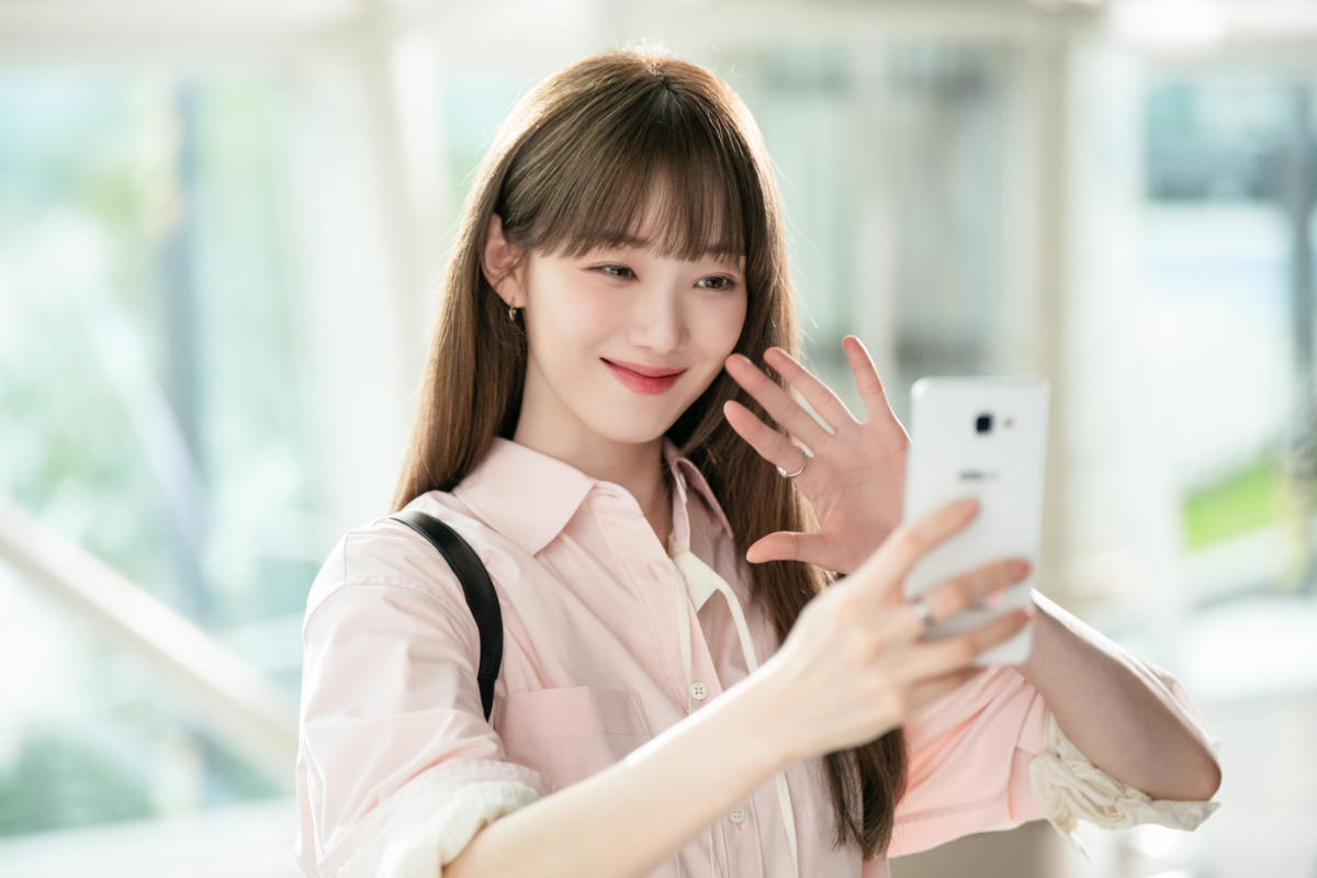 顯化不是空想或等運氣，而是想清楚目標後，讓想法、情緒和行動慢慢對齊理想生活。