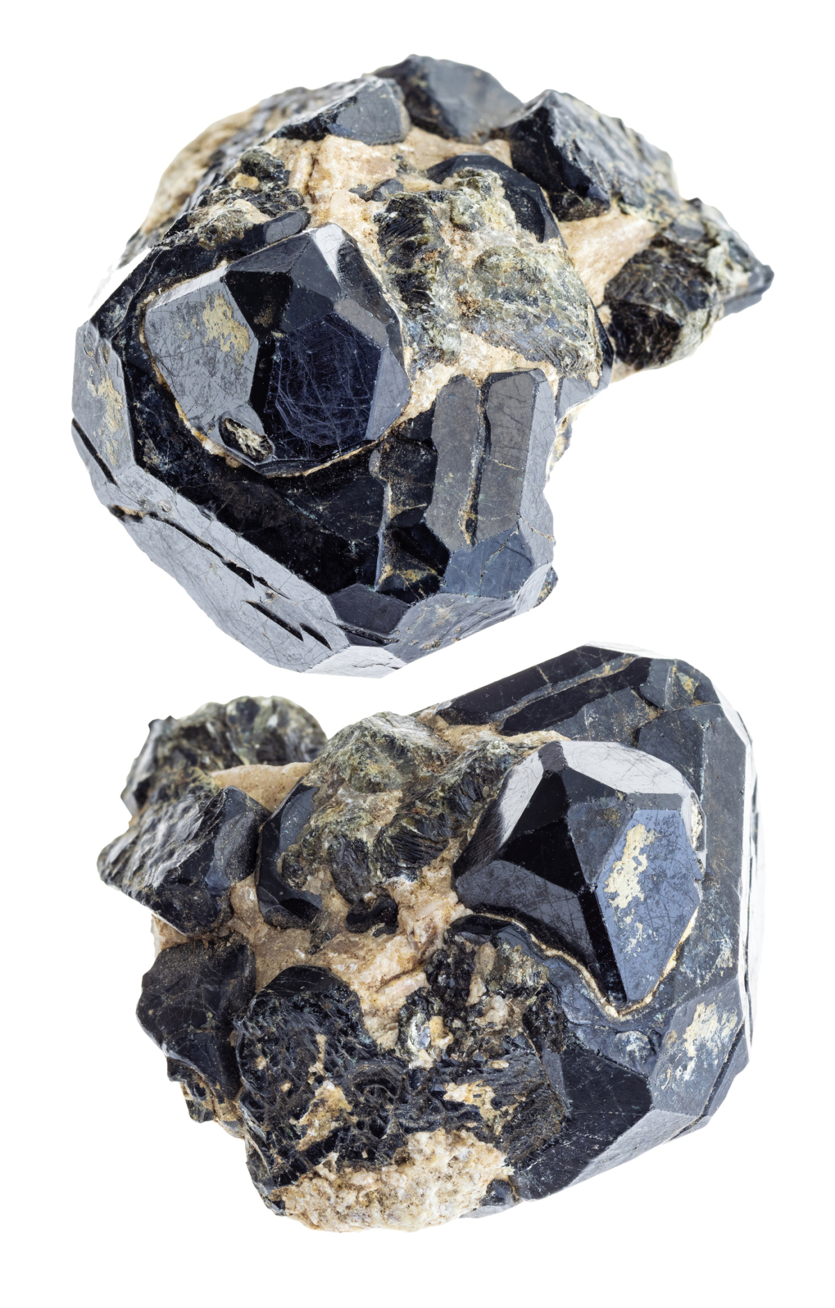 挑選黑尖晶石時，比起看商家自訂等級，更應留意顏色、切工、表面與一致性，並從光澤、重量、觸感、價格和證書等細節分辨真假。