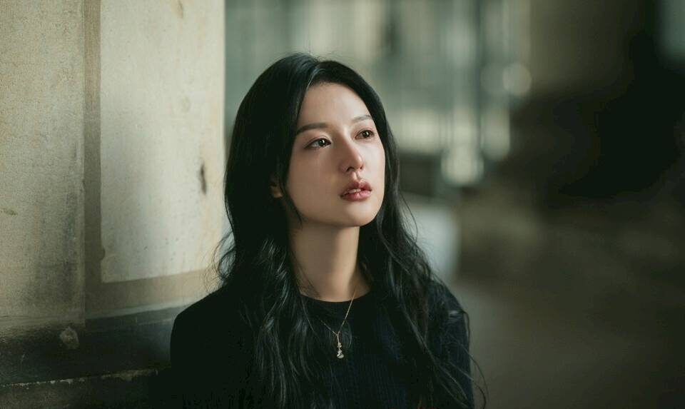 妳是否也常覺得明明沒做體力活，一整天下來卻「電力耗盡」到連手機都不想滑？這種說不出口的疲憊，其實就是大腦裡的「精神內耗」在作祟！