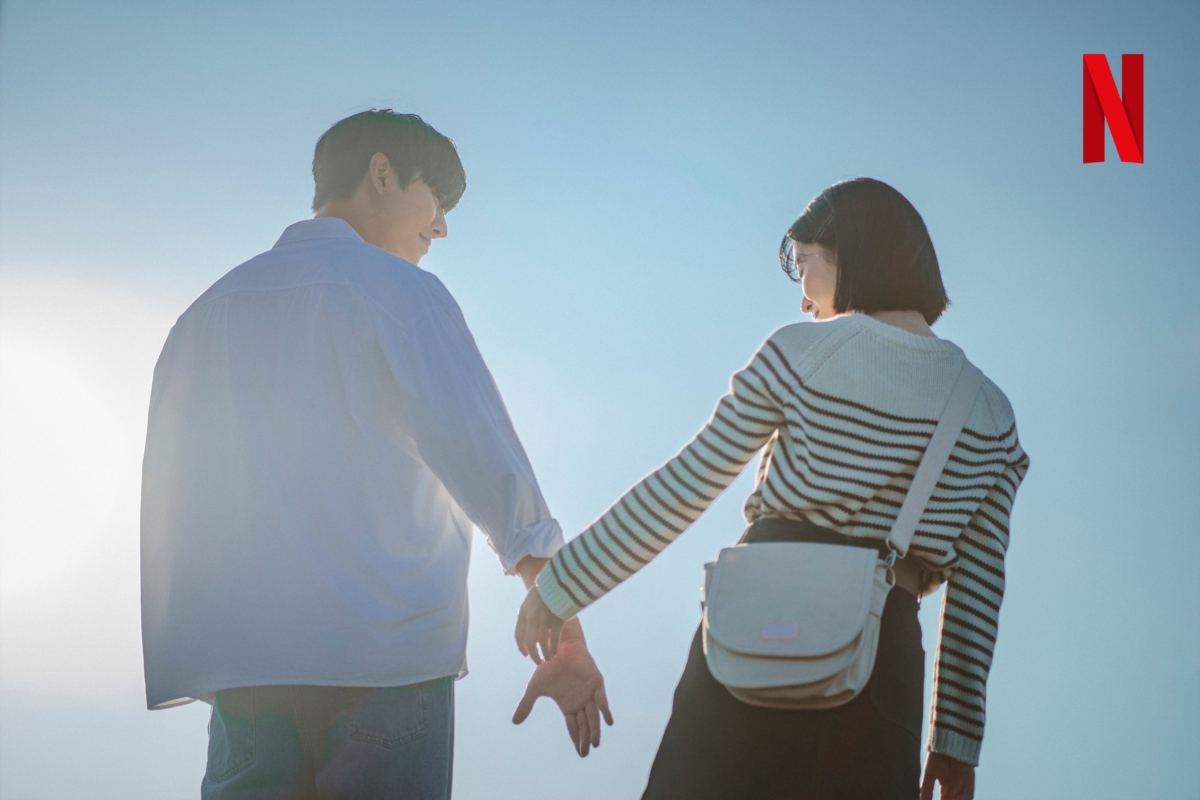 愛情裡真正重要的，不是一直猜測和委屈自己，而是在關係中仍能感到安心、自在做自己。失戀或放下不適合的人，不代表失去幸福，而是重新學會把自己放回重要位置。