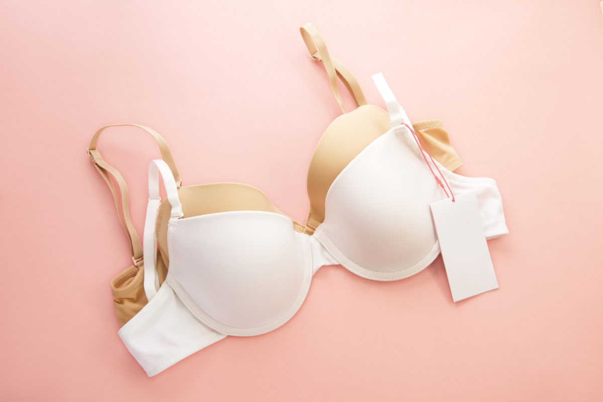 胸圍尺寸不是只看 A、B、C Cup，而是要同時看下胸圍數字和罩杯大小，兩者一起才決定內衣是否真正合身。