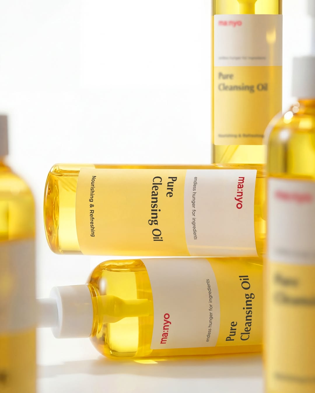 ma:nyo 純淨卸妝油一直有人氣，主要因為它兼顧卸妝力和輕盈膚感，能幫助把清潔這一步做得更完整又不易覺得厚重。