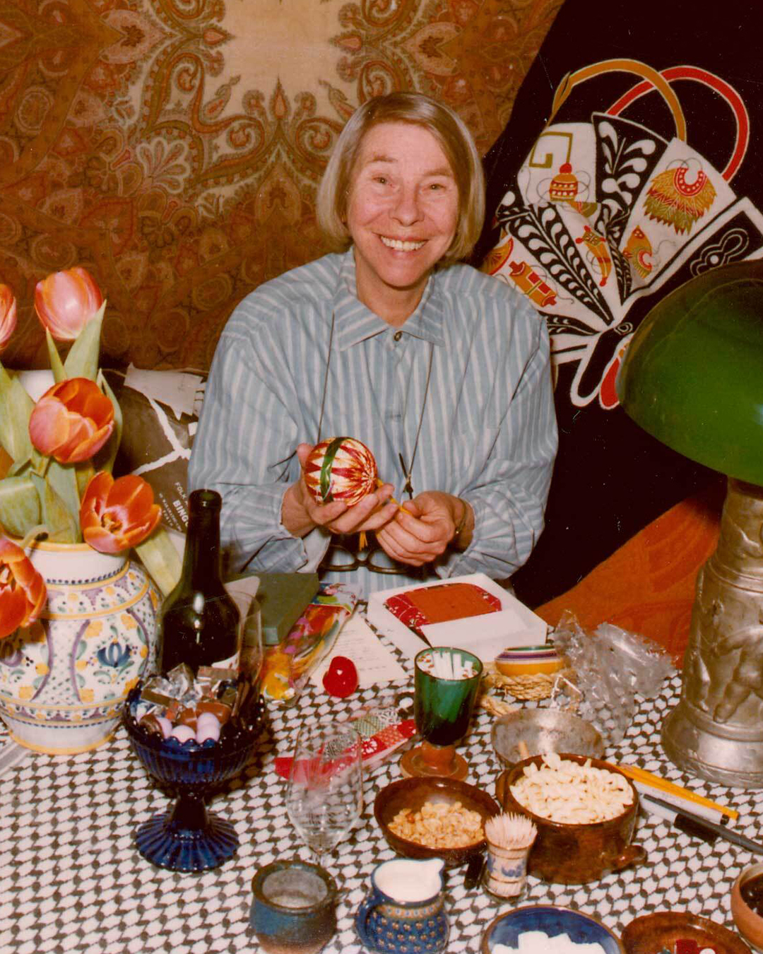 姆明由芬蘭作家兼插畫家 Tove Jansson 創作，最早於 1945 年推出，後來發展成小說、漫畫、動畫和周邊作品，成為全球經典角色。