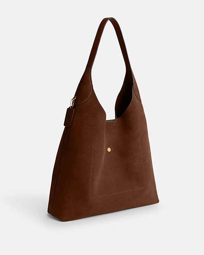 Brooklyn受歡迎的原因，在於它用極簡柔軟的包型，同時兼顧了實用性和現在很流行的鬆弛感。