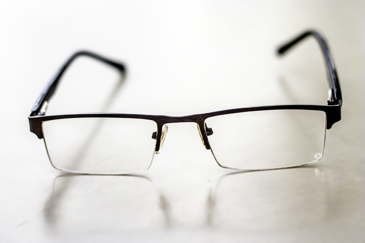 眼鏡保養好，半框眼鏡也能用好幾年！