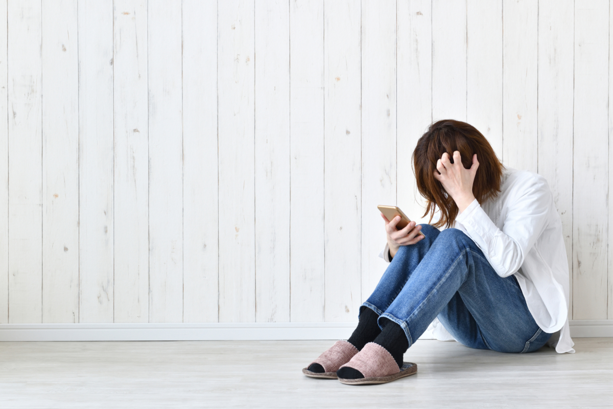 如果你發現自己 ig stalk 人後愈看愈焦慮，重點就不是對方在做什麼，而是這份關注已開始變成自己的情緒消耗。