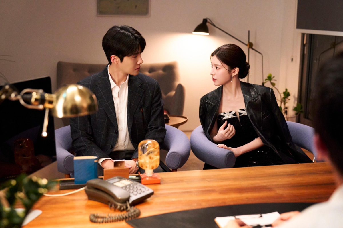 想聊天聊出感情，重點不是不停換話題，而是透過分享感受、延伸共同點和適度請教對方，讓對話自然變得更有溫度與參與感。