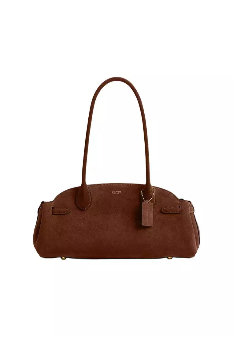 Empire Carryall是一款兼具大容量與高級感的上班包，能裝下電腦和日常用品，同時保有俐落時髦的外型。