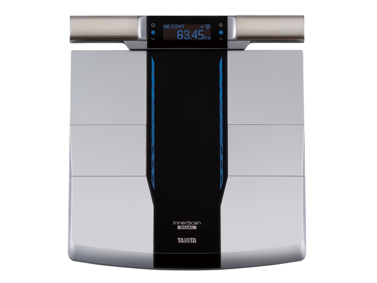 日本原廠製造的 TANITA 智能部位體組成磅，擁有媲美醫療級的精準度，能一鍵分析高達 26 項全身部位組成數據。