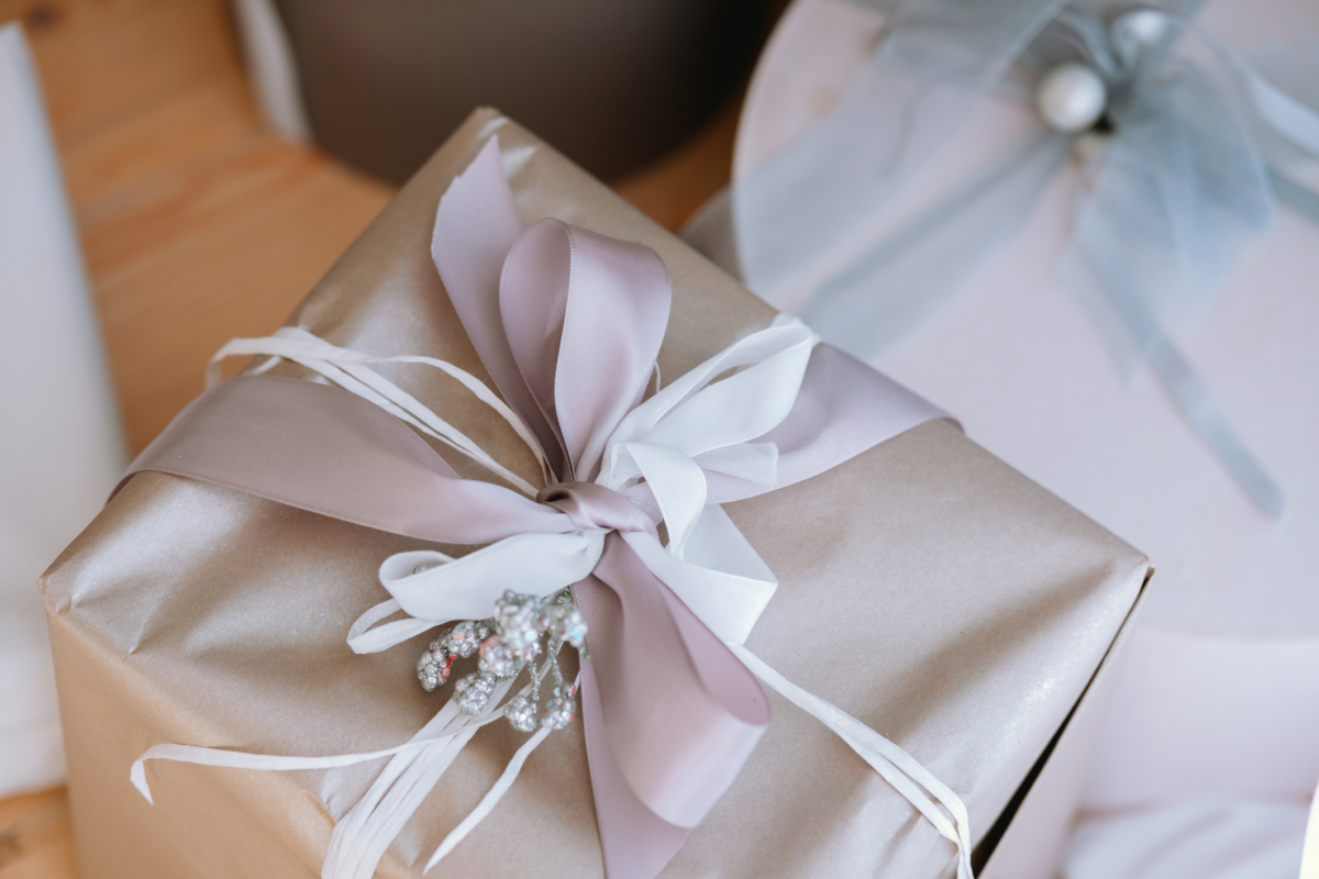 結婚送禮不單是紅包的往來，更是一份情感的傳遞與祝福的具體化。