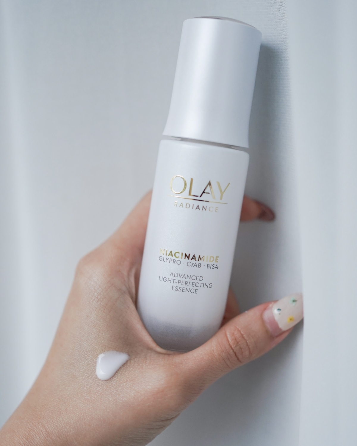 OLAY水光小白瓶²質地清爽水潤不黏膩。