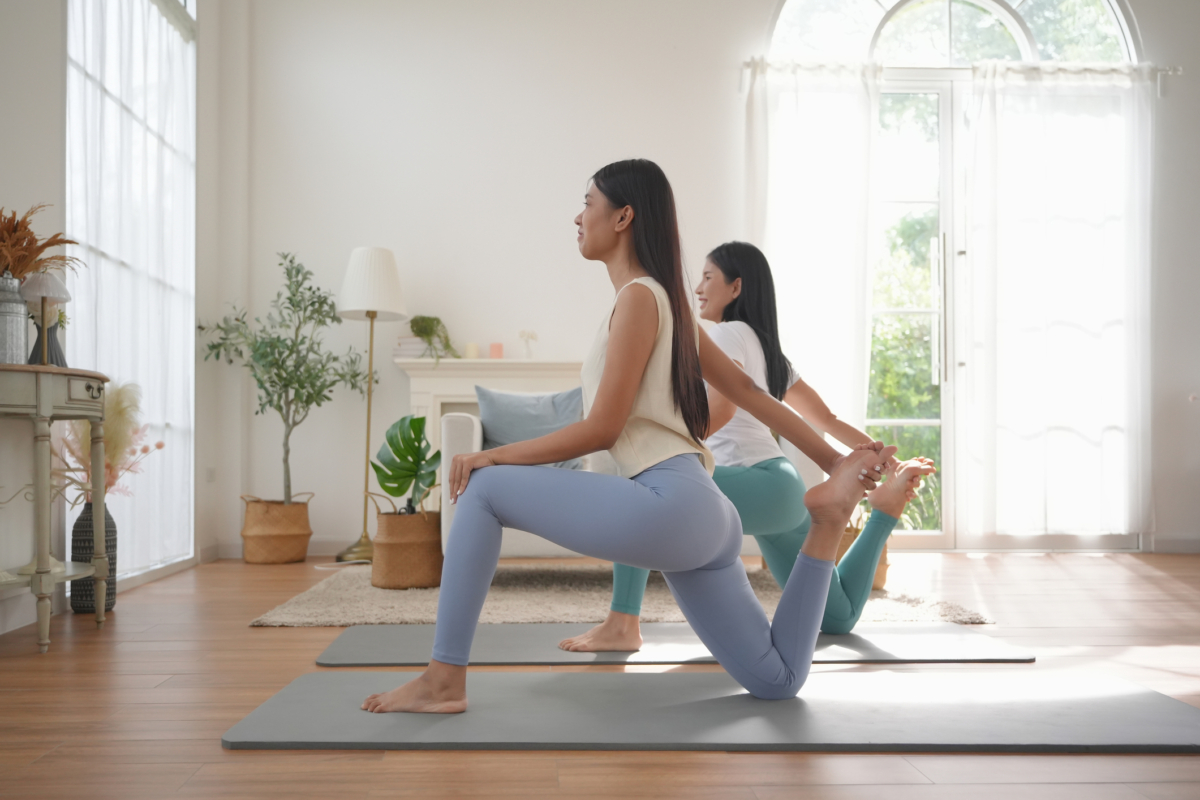 想改善腿型不順、讓雙腿看起來更直更修長，可以透過臀腿與核心訓練，配合拉伸和放鬆，每天花一點時間慢慢調整。