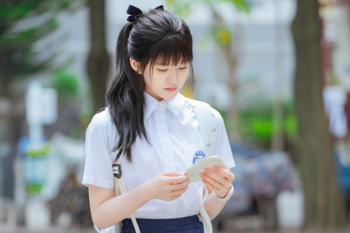 天使數字是指像 111、888、3333 這類被認為帶有提醒或象徵意義的重複數字，常被用來解讀內在狀態和生活方向。