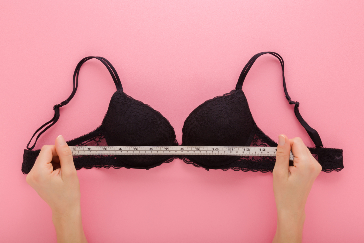 選胸圍牌子時，重點不只看名氣，而是要留意尺碼表是否清楚、版型是否適合自己，以及退換貨政策是否完善。