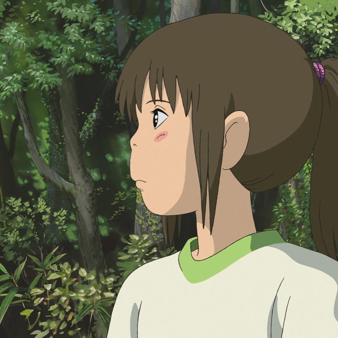 當千尋成功解救父母，準備返回人類世界時，白龍在草叢邊放開了她的手，並嚴肅要求她：在走出隧道前，絕對不可以回頭。這個設定，其實涵蓋了多重重要的意義。